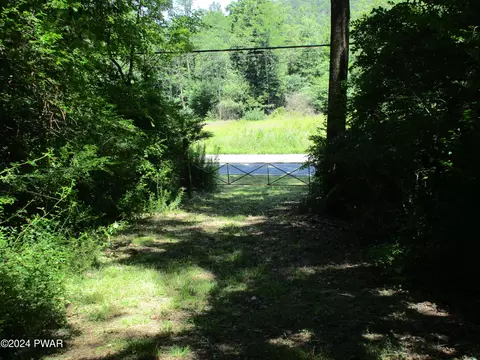 170 Creek Drive, Aldenville, PA 18456