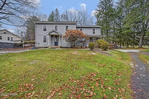 14 Charles St, Hawley, PA 18428