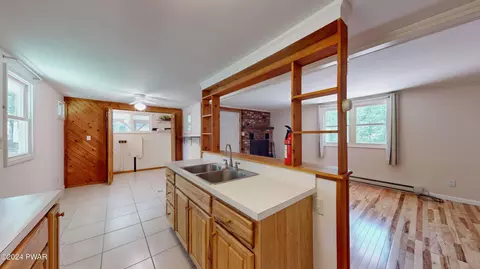 123 Lewis Rd, Milford, PA 18337
