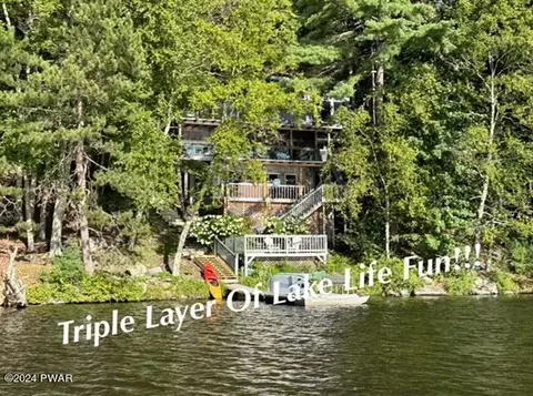 127 Waterview Dr, Lords Valley, PA 18428