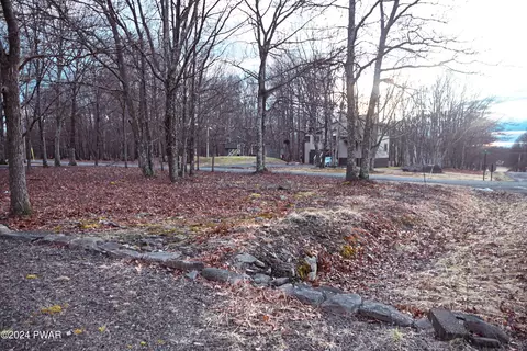 119 Pike Rd, Bushkill, PA 18324 photo 16