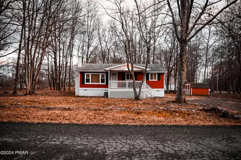119 Pike Rd, Bushkill, PA 18324