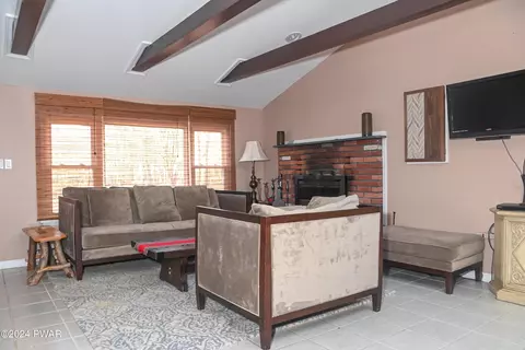 119 Pike Rd, Bushkill, PA 18324 photo 2