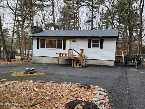 147 Chestnut St, Dingmans Ferry, PA 18328