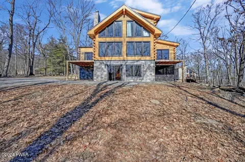 1003 Bluebird Dr, Lake Ariel, PA 18436