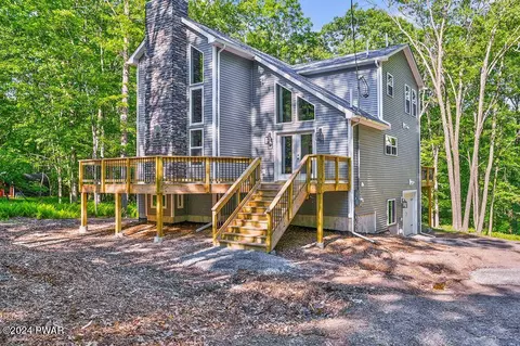 114 Cottontail Ct, Lackawaxen, PA 18435