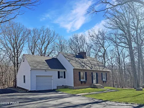134 Ash Ln, Milford, PA 18337