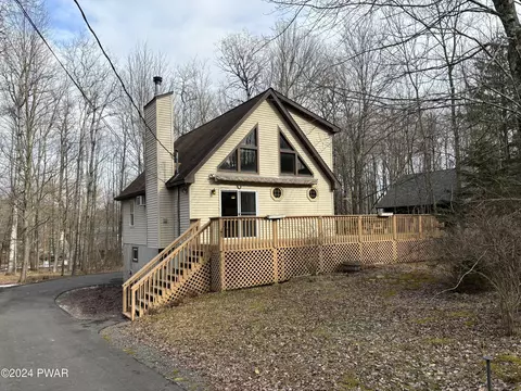 1015 Indian Dr, Lake Ariel, PA 18436