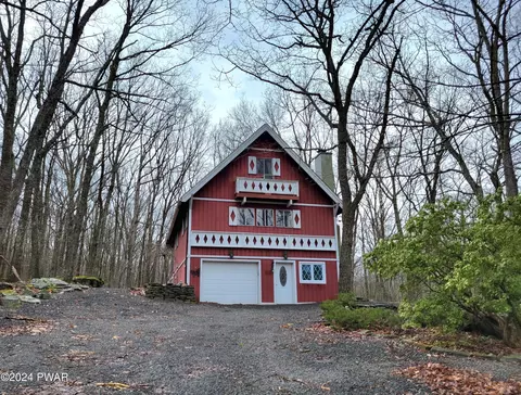 100 Cottonwood Dr, Lords Valley, PA 18428