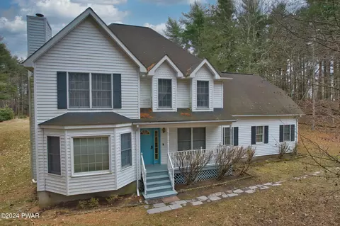 114 White Pine Ct, Milford, PA 18337