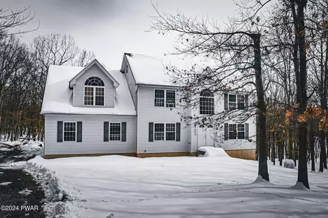 137 Circle Dr, Albrightsville, PA 18210