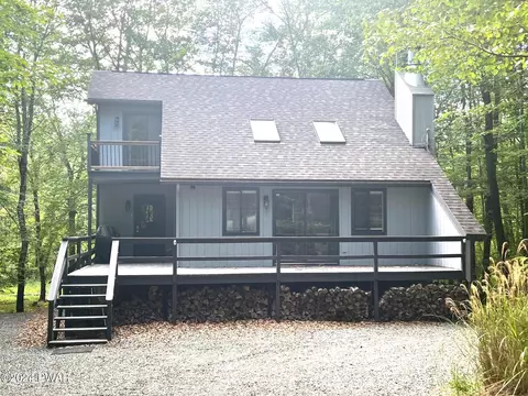 10 Trap Ct, Lake Ariel, PA 18436