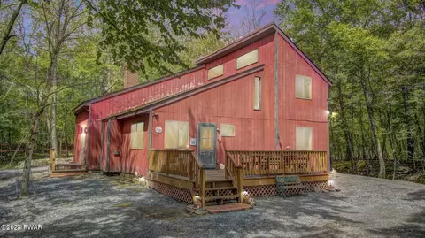 202 Tanager Rd, Lackawaxen, PA 18435