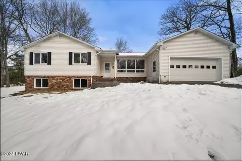 125 Robert Rd, Shohola, PA 18458