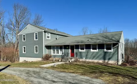 130 Old Salem Pike, Honesdale, PA 18431