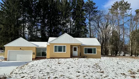 302 Erie St, Honesdale, PA 18431