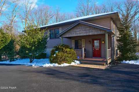 109 Atlantic Ave, Hawley, PA 18428