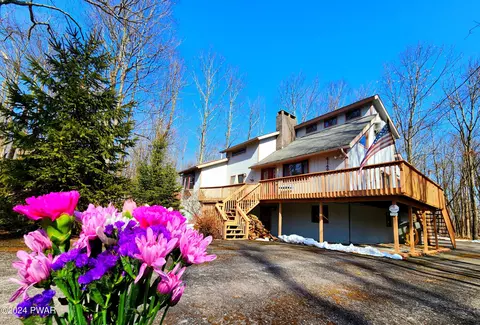 349 Chestnuthill Dr, Lake Ariel, PA 18436