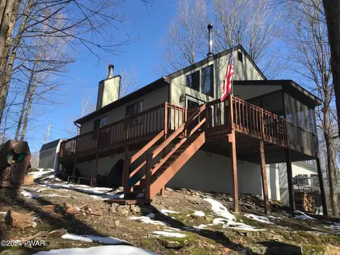 12 Sandy Ct, Lake Ariel, PA 18436
