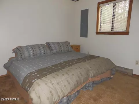 Bedroom - 142 Edgewater Dr, Dingmans Ferry, PA 18328 photo 3 of 3