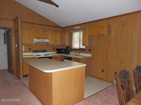 Kitchen - 142 Edgewater Dr, Dingmans Ferry, PA 18328 photo 1 of 3
