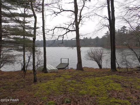 View/Area - 142 Edgewater Dr, Dingmans Ferry, PA 18328 photo 1 of 6