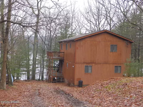 Exterior - 142 Edgewater Dr, Dingmans Ferry, PA 18328 photo 1 of 2