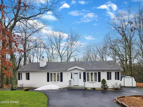 115 Pinto Ln, Lords Valley, PA 18428