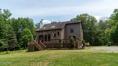 154 Dirk Rd, Tafton, PA 18464