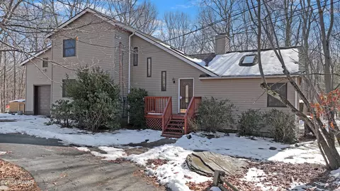 103 Pine Ct, Milford, PA 18337