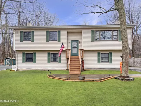 161 Skyview Rd, Dingmans Ferry, PA 18328