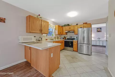 135 Fall Ct, Dingmans Ferry, PA 18328 photo 6