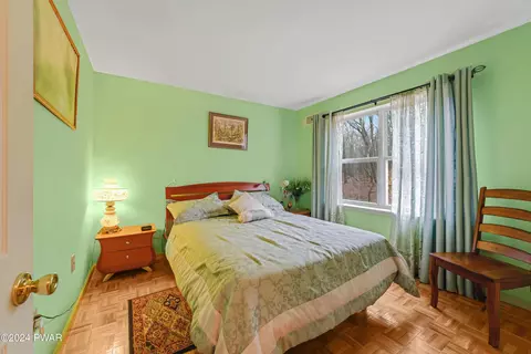 135 Fall Ct, Dingmans Ferry, PA 18328 photo 15