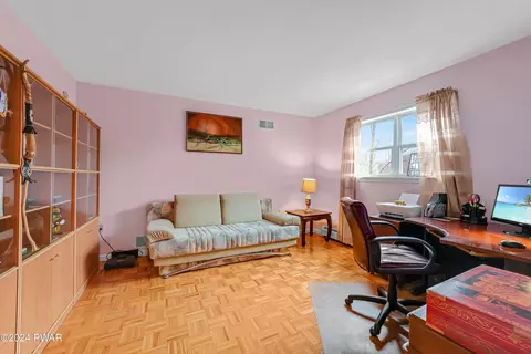 135 Fall Ct, Dingmans Ferry, PA 18328 photo 16