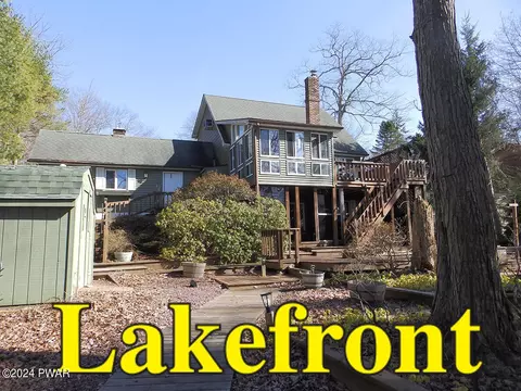 203 E Lake Dr, Milford, PA 18337