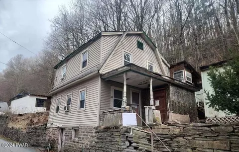 455 Riverside Dr, Honesdale, PA 18431