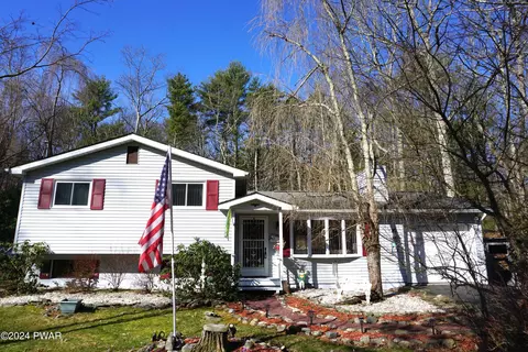112 Juniper Ter, Dingmans Ferry, PA 18328