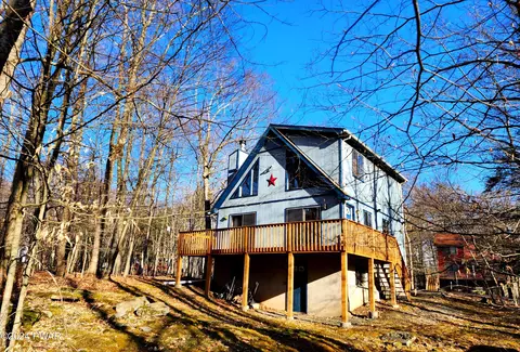347 N Gate Rd, Lake Ariel, PA 18436
