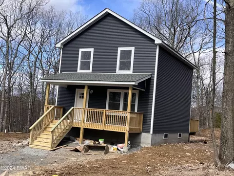 102 Marble Ct, Milford, PA 18337