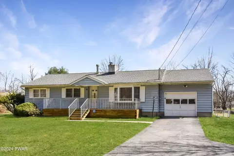 610 Avenue C, Matamoras, PA 18336