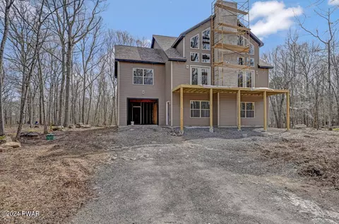118 Firelight Ln, Lackawaxen, PA 18435