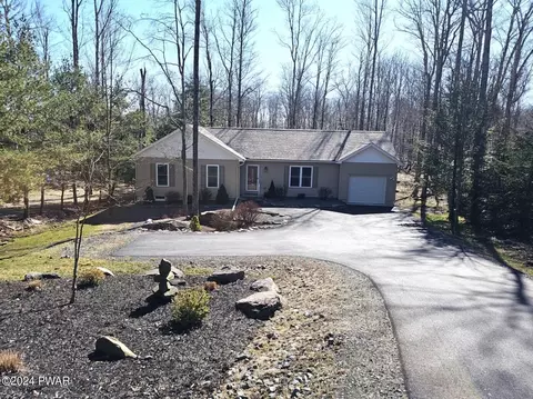 1073 Lakeland Dr, Lake Ariel, PA 18436