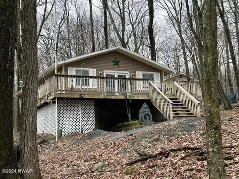 112 Keystone Ct, Dingmans Ferry, PA 18328