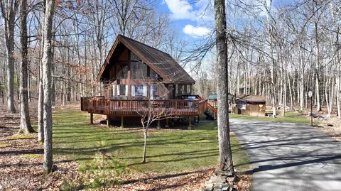 125 Weasel Rd, Dingmans Ferry, PA 18328