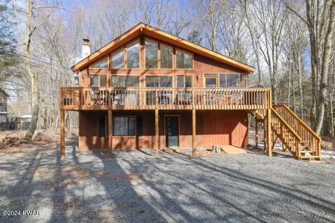 133 Rockway Rd, Lake Ariel, PA 18436