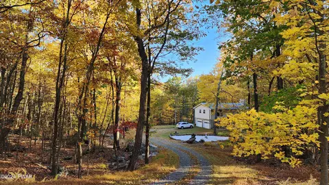 118 Middleton Dr, Milford, PA 18337