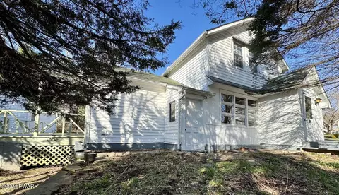 414 Carroll St, Honesdale, PA 18431