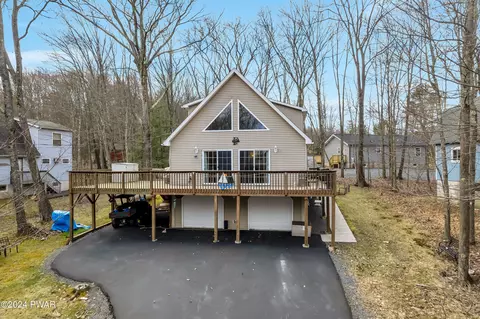 1064 Lakeland Dr, Lake Ariel, PA 18436