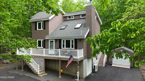 163 Karl Hope Blvd, Lackawaxen, PA 18435
