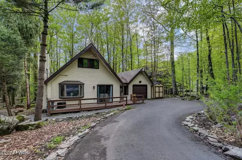 174 N Fairway Dr, Lake Ariel, PA 18436